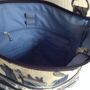 Baggallini flower lg Crossbody bag